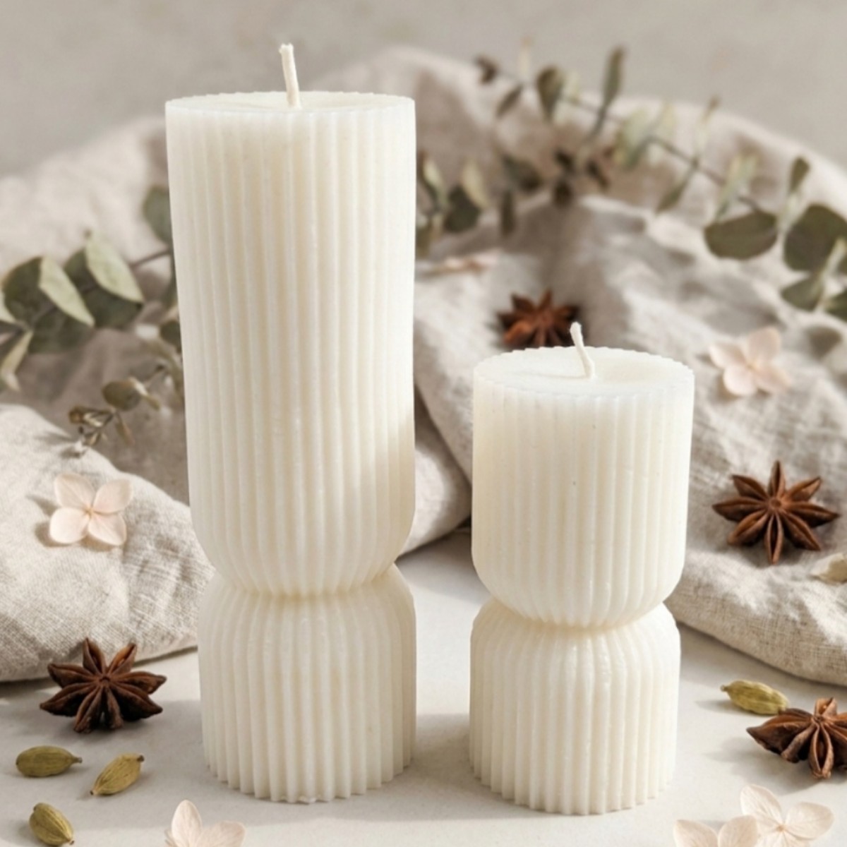 RIBBED COLUMN CANDLE