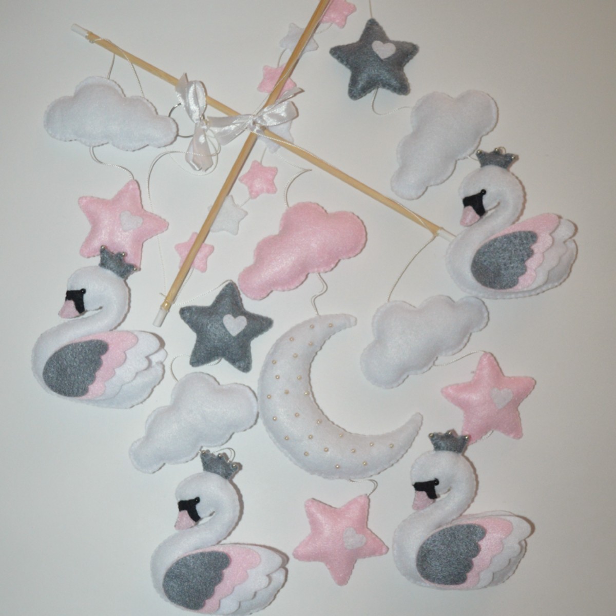 Baby Mobile – Swans