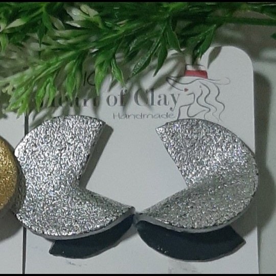 Textured Metallic Statement Earrings ✨