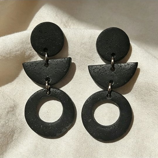 🖤 Black Geometric Tiered Dangles