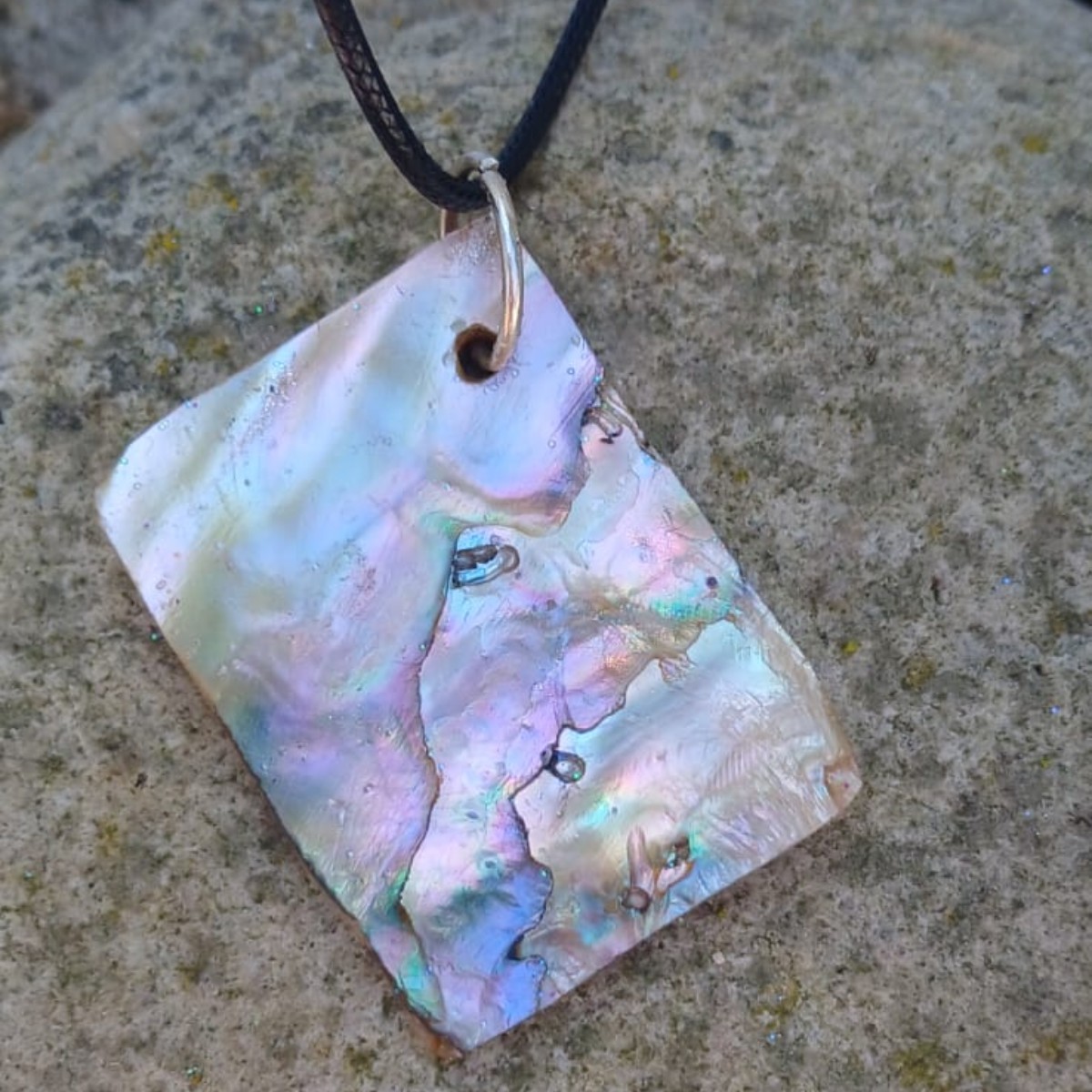 Pearlescent Drift Pendant & Cord image 5