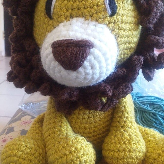 Lion image 2