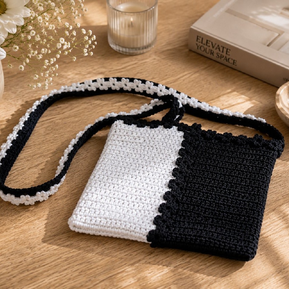 Handmade Black & White Crochet Crossbody Bag | Lined & Zippered Shoulder Bag | Modern Crochet Purse | Everyday Handmade Handbag