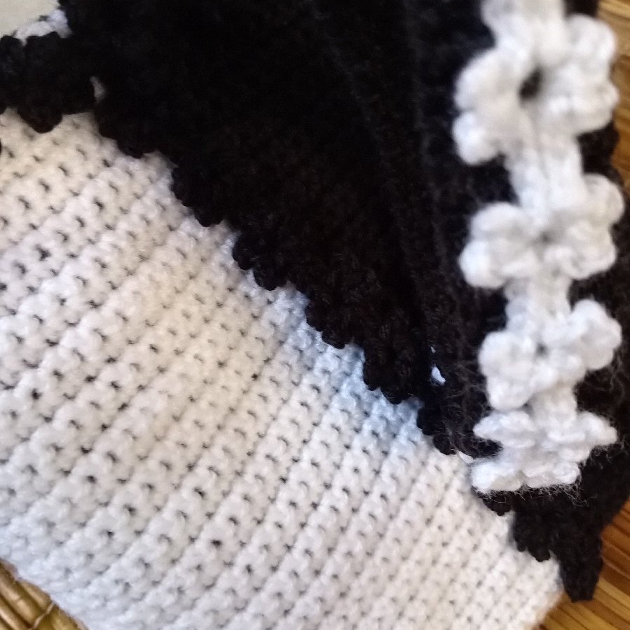 Handmade Black & White Crochet Crossbody Bag | Lined & Zippered Shoulder Bag | Modern Crochet Purse | Everyday Handmade Handbag image 4