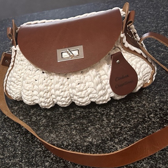 The Bubbly Crossbody