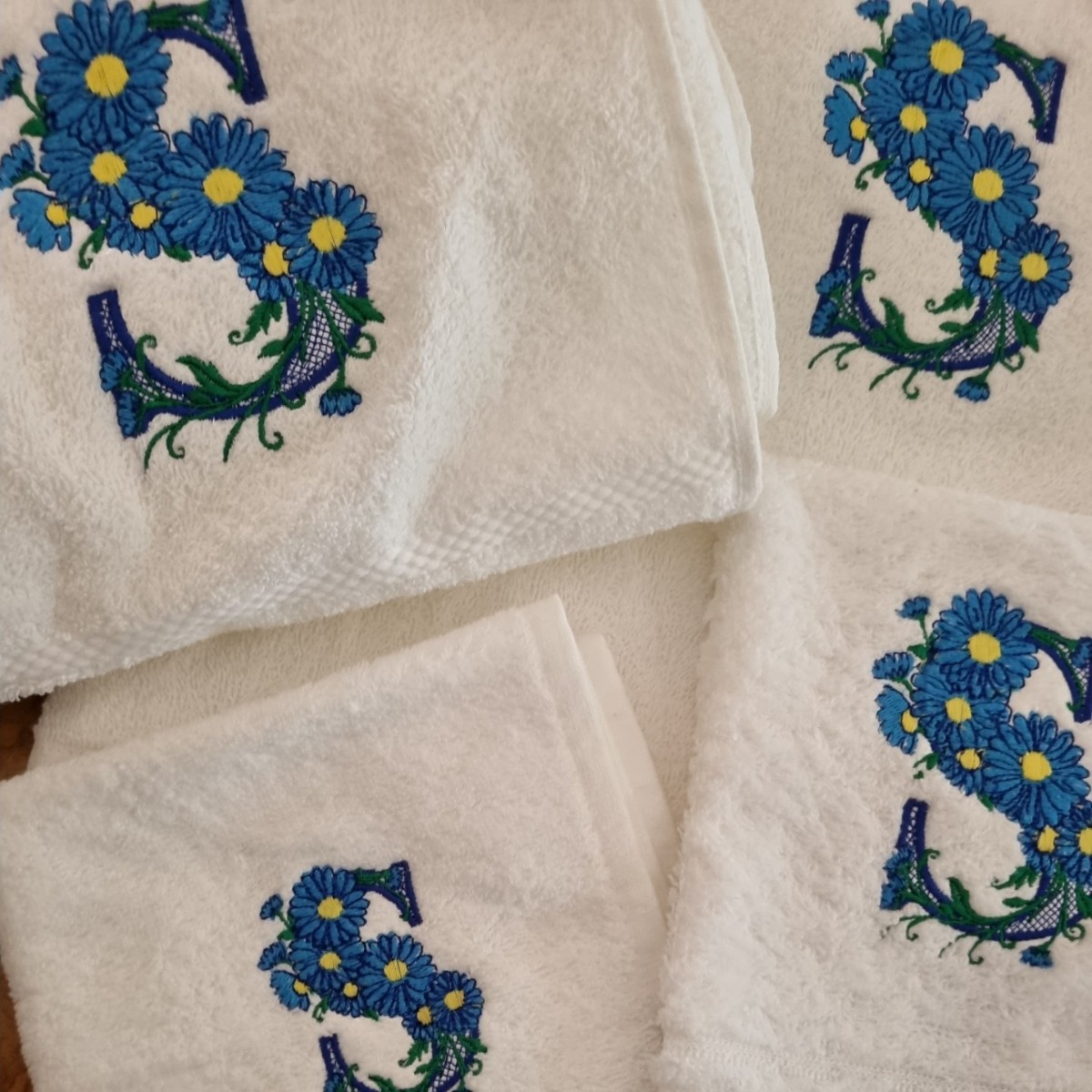Luxury Embroidered Blue Daisy Initial Monogrammed 100% Cotton Bath Towel