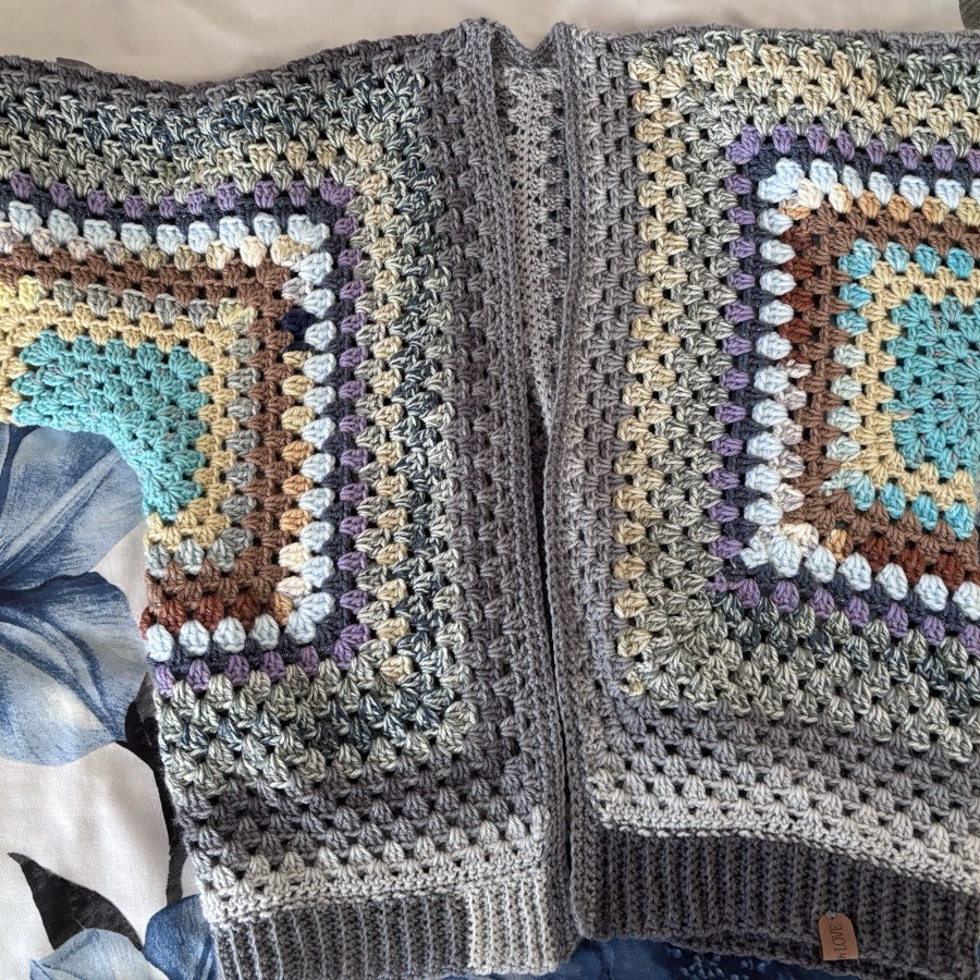 Hexi Cardigan image 2