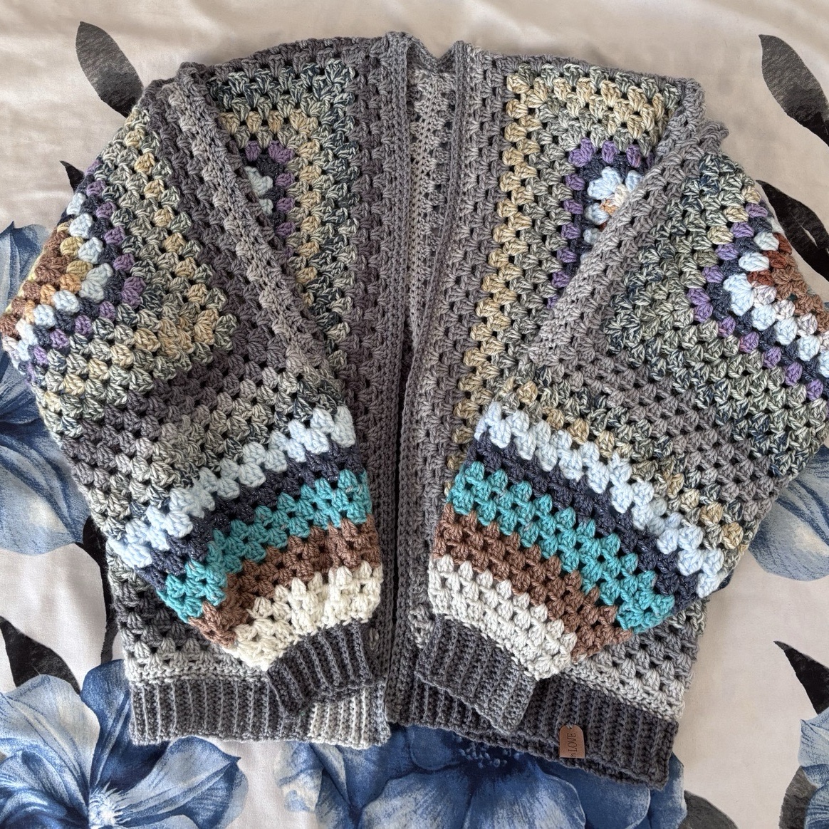 Hexi Cardigan image 3