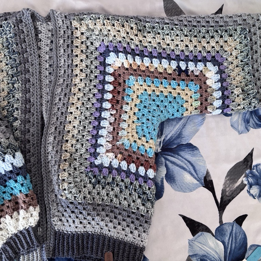 Hexi Cardigan image 4