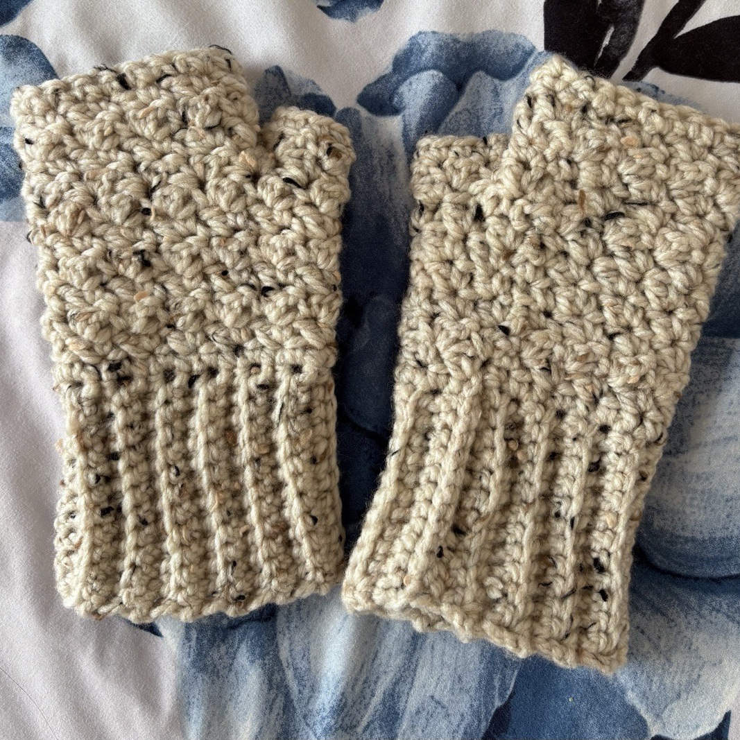 Fingerless Gloves image 3