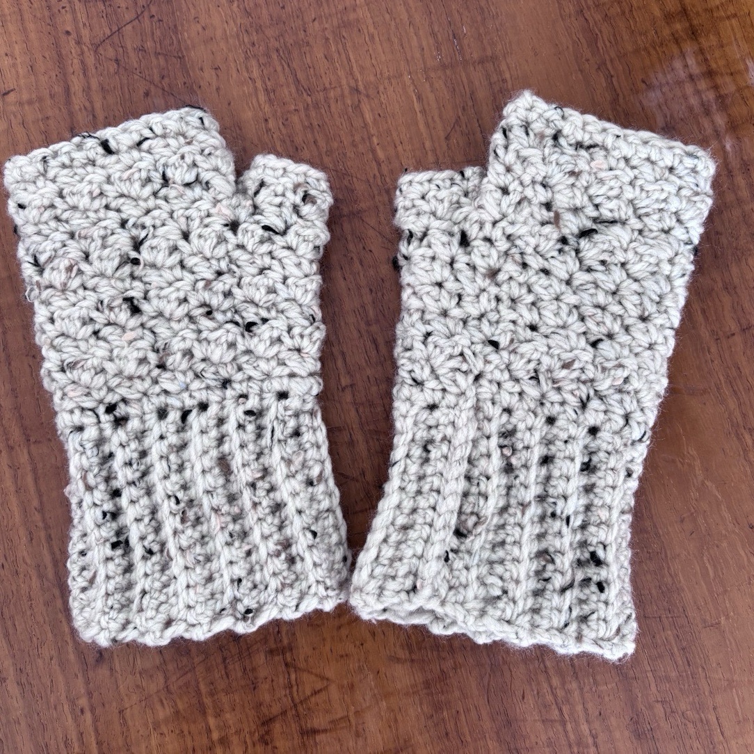 Fingerless Gloves image 6