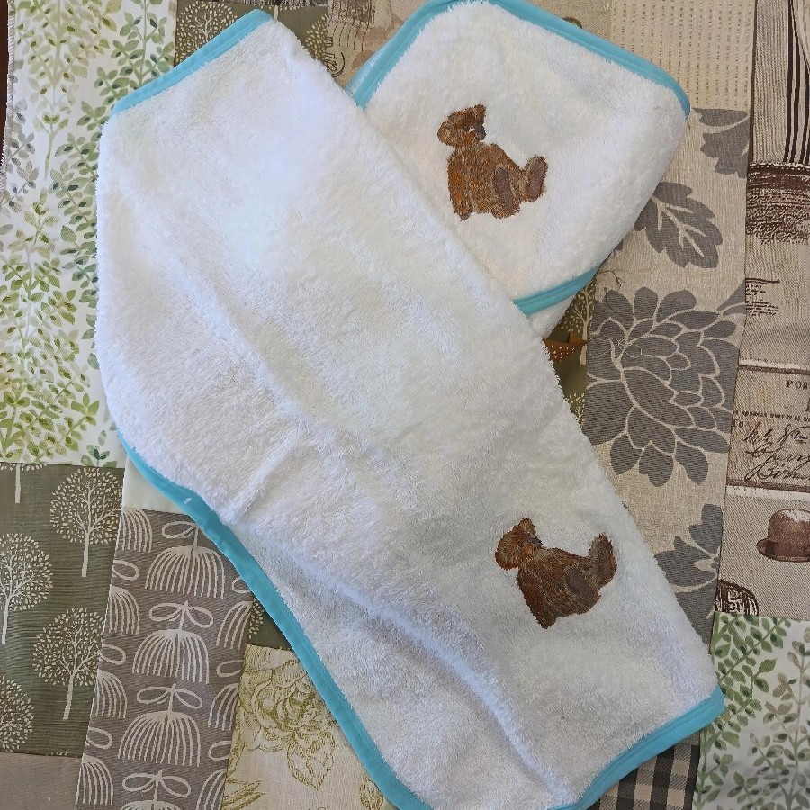 Hooded Towel With Burp Cloth image 5