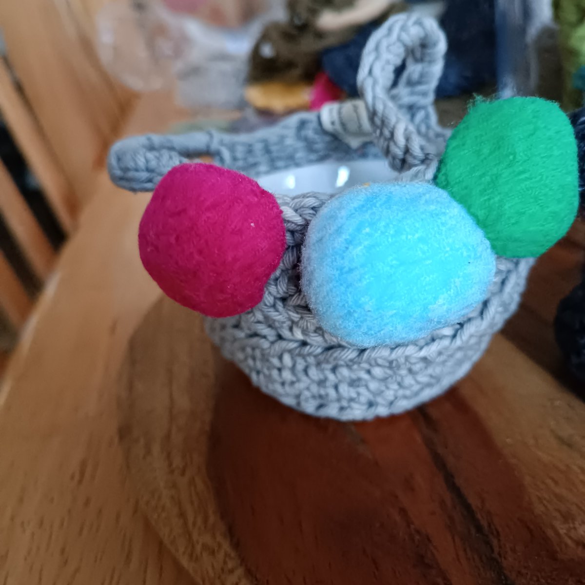 Belly Basket With Pompoms