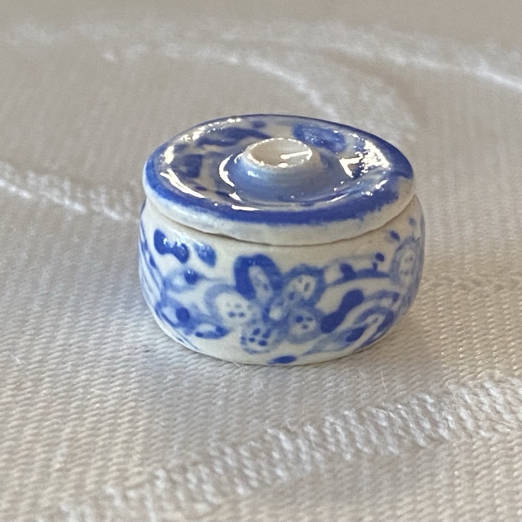 Imitation Delft.