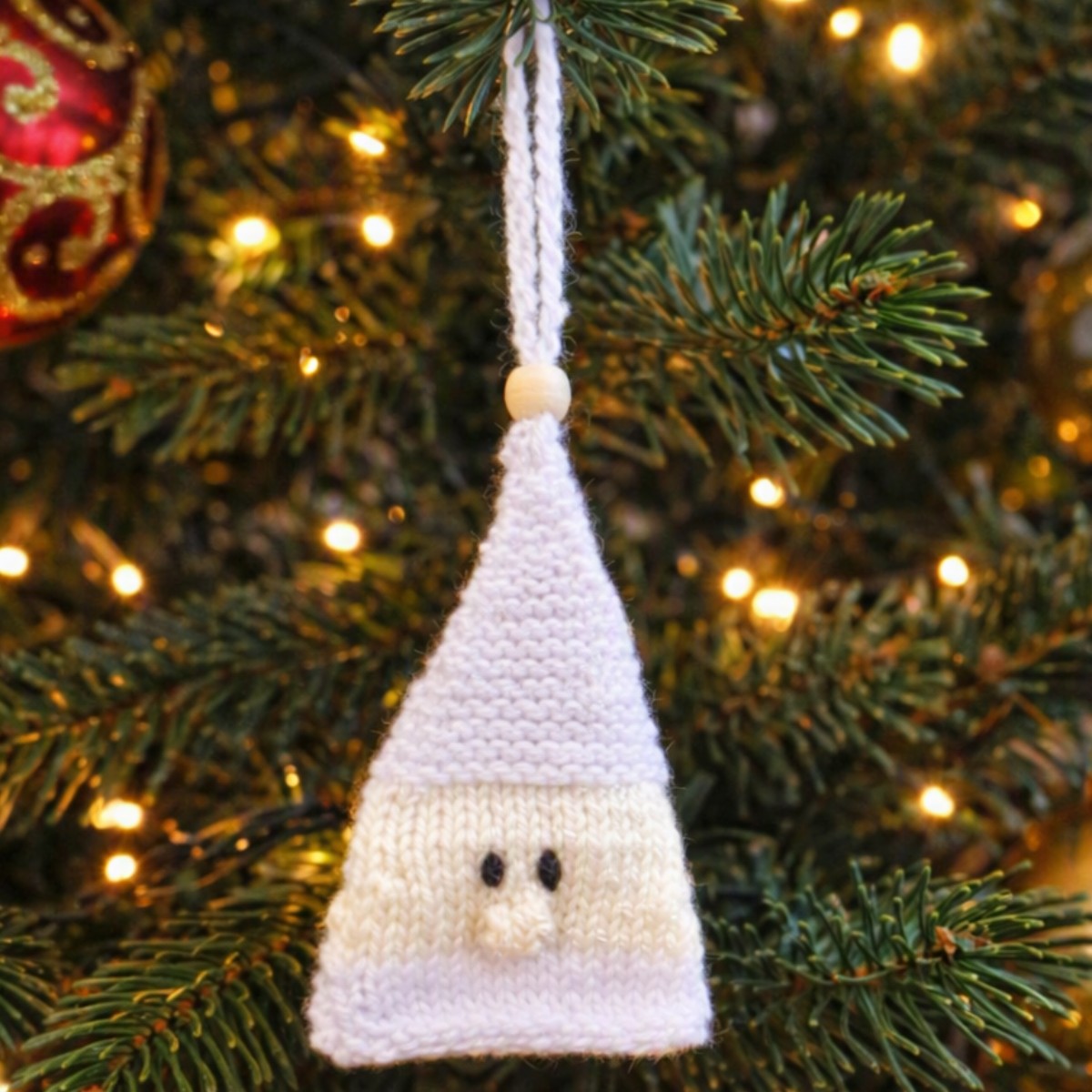 Santa tree hanger – white