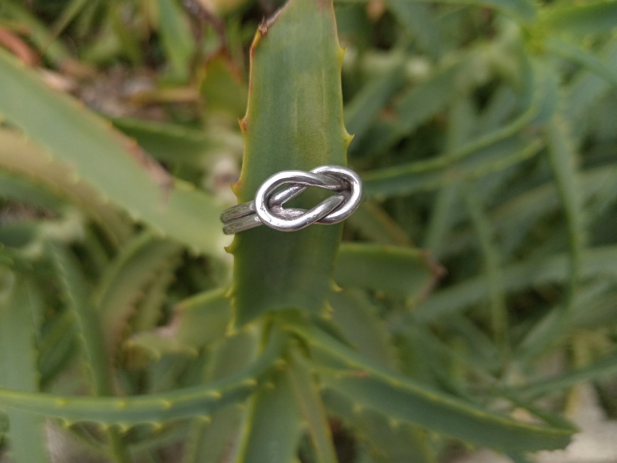 Love Knot Ring image 3