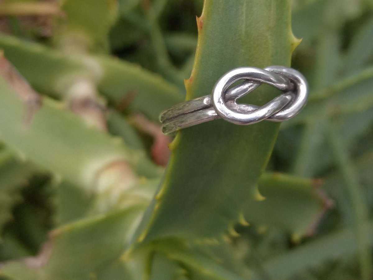 Love Knot Ring image 4